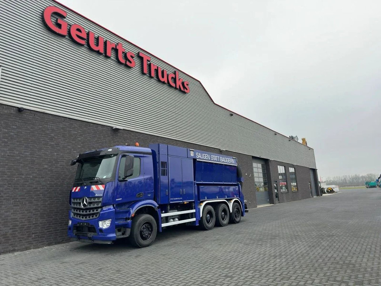 Mercedes-Benz Arocs 3251 8X4 RSP ESE 6 RD 8000 SAUGBAGGER/SUCT - Vakuumski tovornjak: slika 2 Mercedes-Benz Arocs 3251 8X4 RSP ESE 6 RD 8000 SAUGBAGGER/SUCT - Vakuumski tovornjak: slika 2