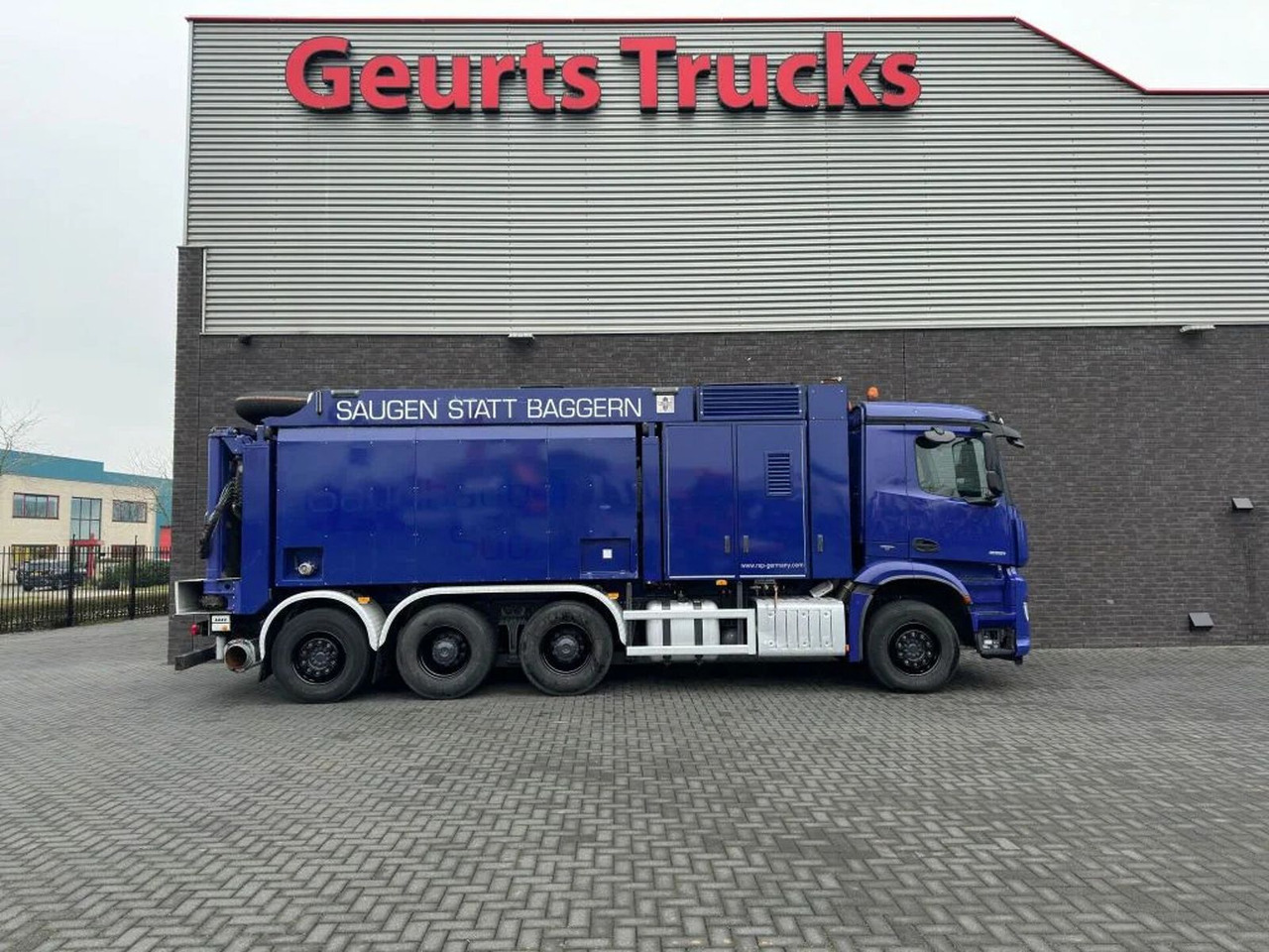 Mercedes-Benz Arocs 3251 8X4 RSP ESE 6 RD 8000 SAUGBAGGER/SUCT - Vakuumski tovornjak: slika 4 Mercedes-Benz Arocs 3251 8X4 RSP ESE 6 RD 8000 SAUGBAGGER/SUCT - Vakuumski tovornjak: slika 4