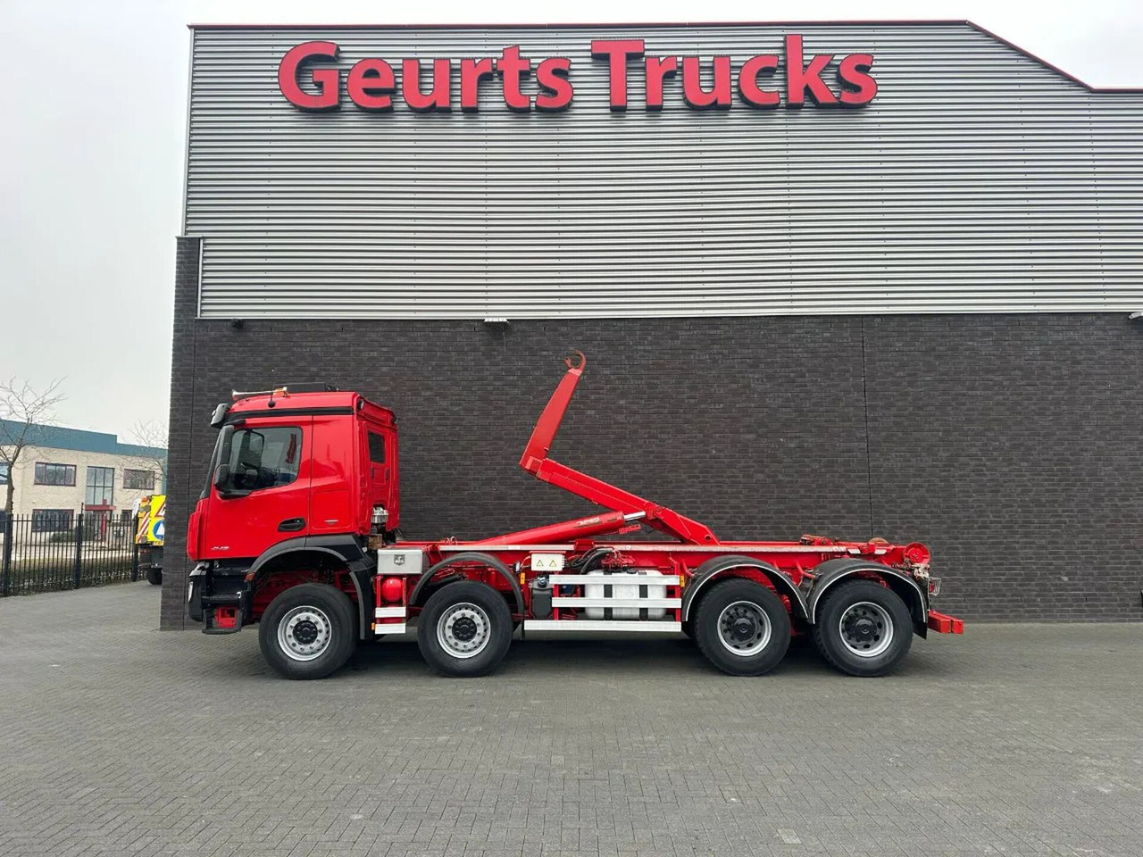 Mercedes-Benz Arocs 8X4 VDL S-30-6600 HAAKARMSYSTEEM/ABROLLKIP - Kotalni prekucni tovornjak: slika 1 Mercedes-Benz Arocs 8X4 VDL S-30-6600 HAAKARMSYSTEEM/ABROLLKIP - Kotalni prekucni tovornjak: slika 1