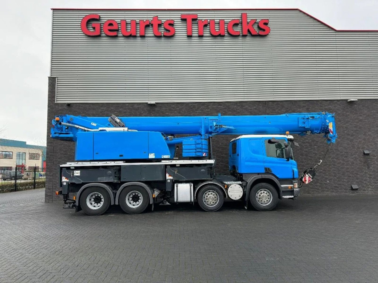 Scania P420 8X4 + LIEBHERR LTF 1045-4.1 KRAAN/KRAN/CRAN - Tovornjak z dvigalom: slika 4 Scania P420 8X4 + LIEBHERR LTF 1045-4.1 KRAAN/KRAN/CRAN - Tovornjak z dvigalom: slika 4