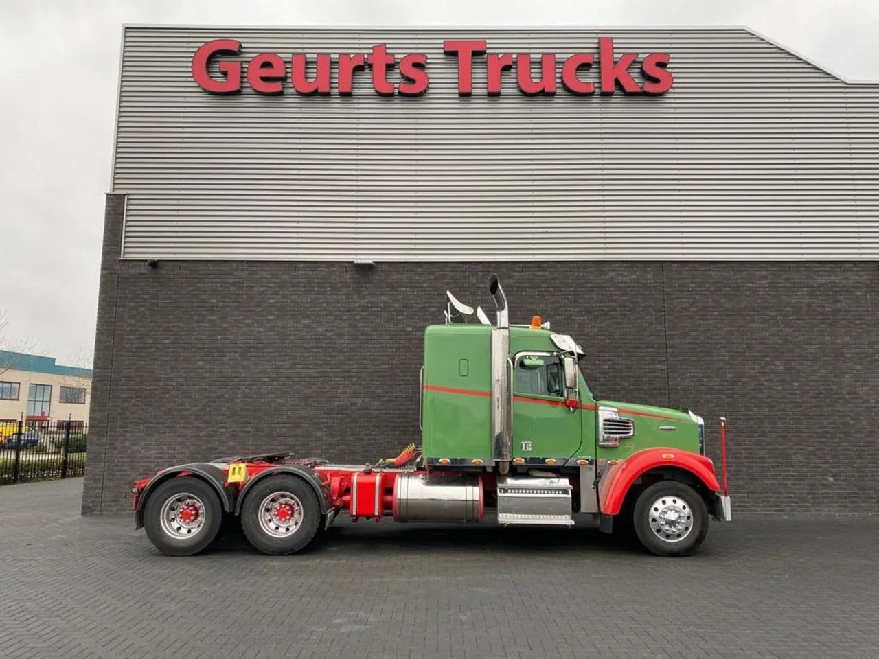 Freightliner CORONADA 6X4 EURO 6 TREKKER/TRACTOR/SATTELZUGMAS - Vlačilec: slika 4 Freightliner CORONADA 6X4 EURO 6 TREKKER/TRACTOR/SATTELZUGMAS - Vlačilec: slika 4