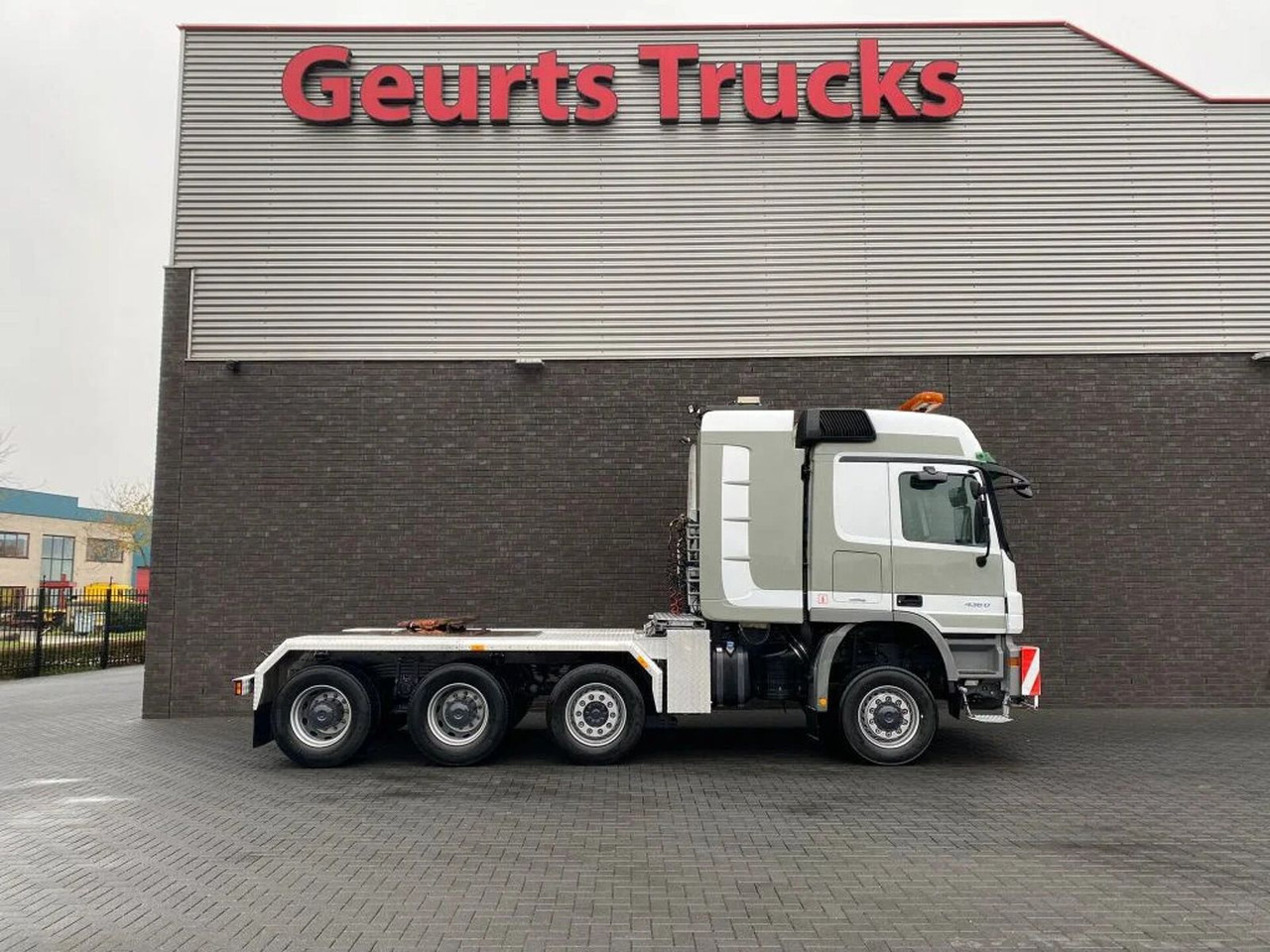 Mercedes-Benz Actros 4360 V8 8X6 V8 SLT TITAN HEAVY DUTY TRACT - Vlačilec: slika 4 Mercedes-Benz Actros 4360 V8 8X6 V8 SLT TITAN HEAVY DUTY TRACT - Vlačilec: slika 4