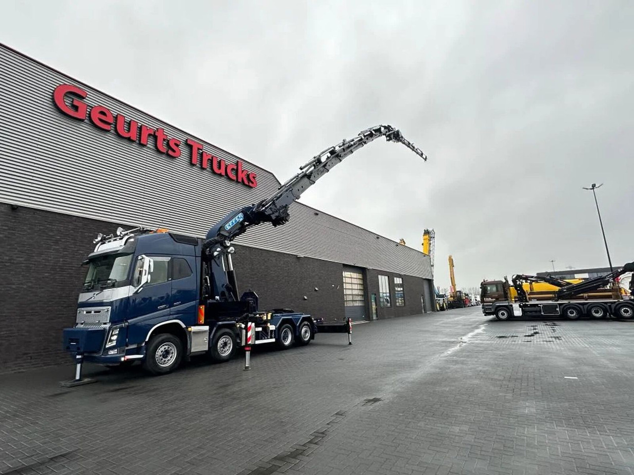 Volvo FH 16.650 8X2 + EFFER 1855/8S + JIB 6S HEAVY DUT - Vlačilec: slika 2 Volvo FH 16.650 8X2 + EFFER 1855/8S + JIB 6S HEAVY DUT - Vlačilec: slika 2