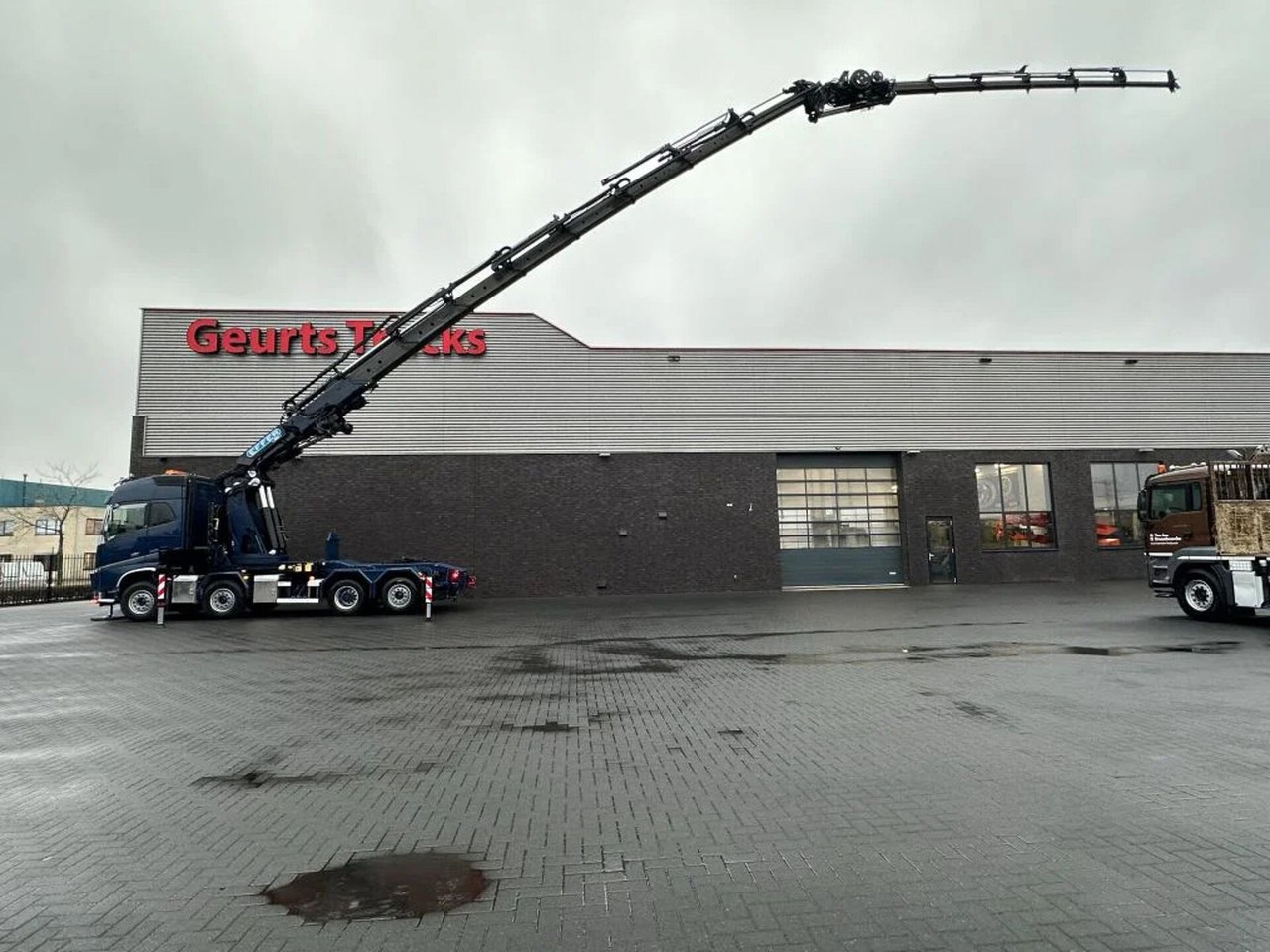 Volvo FH 16.650 8X2 + EFFER 1855/8S + JIB 6S HEAVY DUT - Vlačilec: slika 1 Volvo FH 16.650 8X2 + EFFER 1855/8S + JIB 6S HEAVY DUT - Vlačilec: slika 1