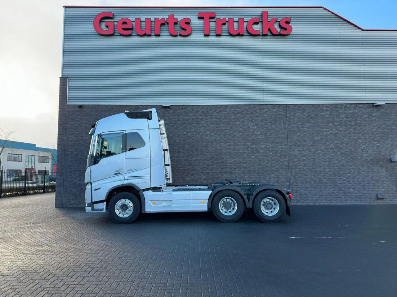 Volvo FH 16.750 6X4 TREKKER/TRACTOR/SZM EURO 6 HYDRAUL - Vlačilec: slika 1 Volvo FH 16.750 6X4 TREKKER/TRACTOR/SZM EURO 6 HYDRAUL - Vlačilec: slika 1