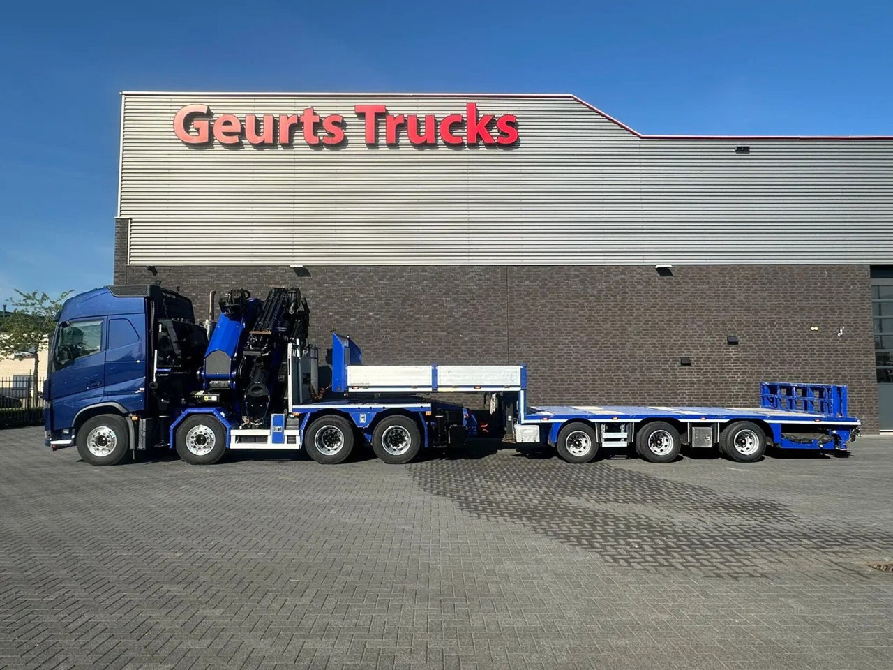 Volvo FH 540 8X4 TREKKER / BAKWAGEN MET PALFINGER PK13 - Tovornjak z dvigalom: slika 1 Volvo FH 540 8X4 TREKKER / BAKWAGEN MET PALFINGER PK13 - Tovornjak z dvigalom: slika 1