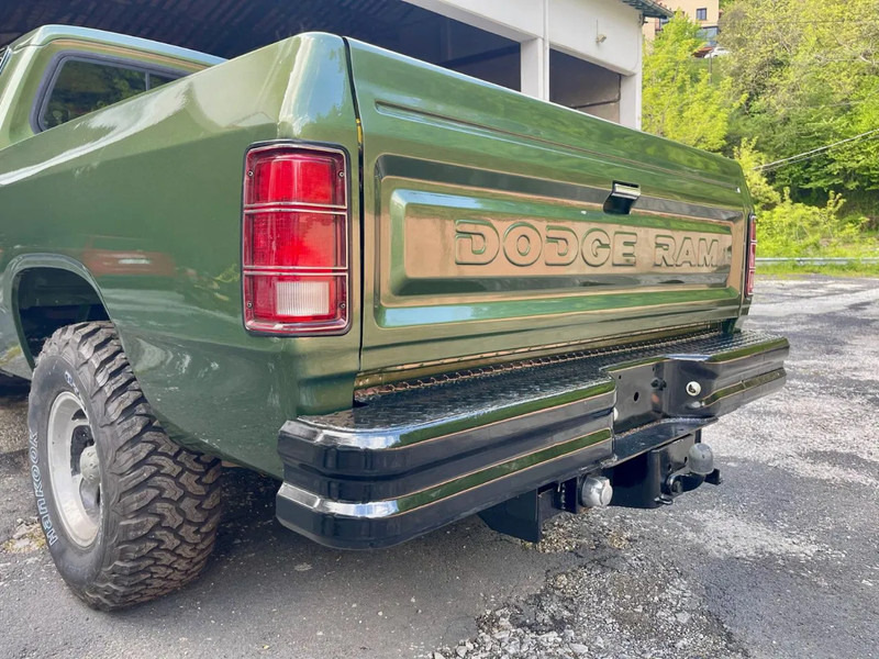 Dodge Ram 150 Custom V8 Benzine - Poltovornjak: slika 4 Dodge Ram 150 Custom V8 Benzine - Poltovornjak: slika 4
