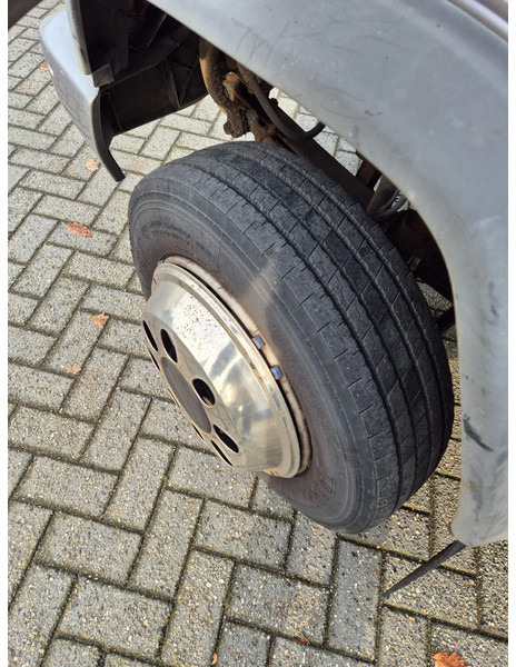 Tovornjak s kesonom Mercedes-Benz 811. steel suspension: slika 9