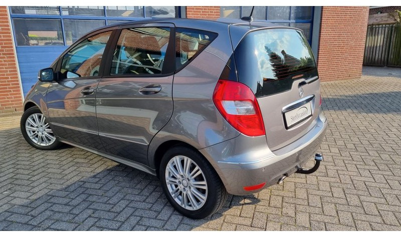 Mercedes-Benz A-Klasse A160 Automaat Elegance.airco.trekhaak. - Kombilimuzina: slika 2 Mercedes-Benz A-Klasse A160 Automaat Elegance.airco.trekhaak. - Kombilimuzina: slika 2