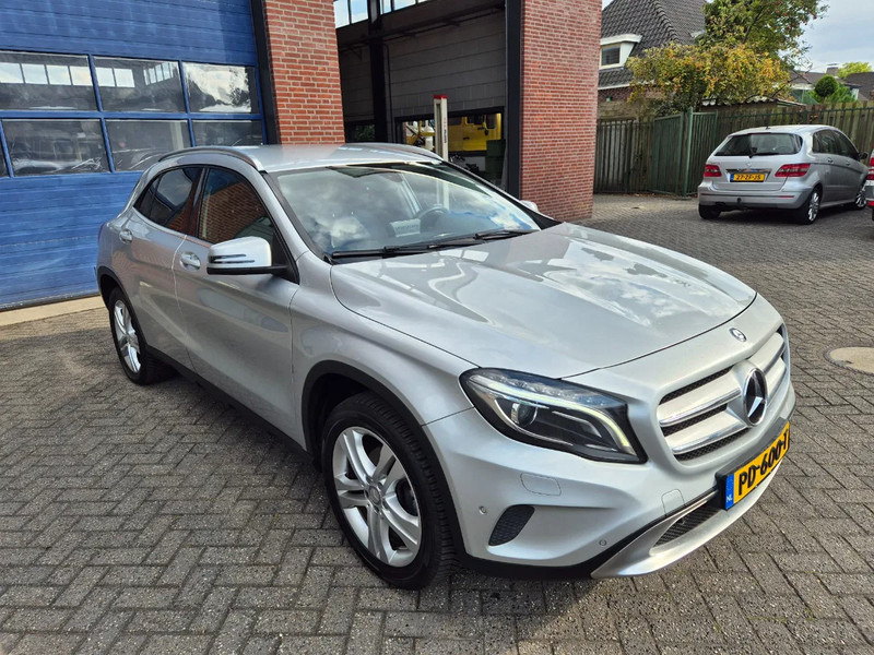 Mercedes-Benz GLA 200 automaat Prestige - Avtomobil: slika 2 Mercedes-Benz GLA 200 automaat Prestige - Avtomobil: slika 2