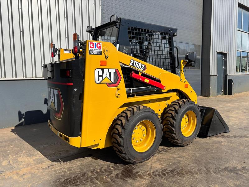 Caterpillar 216B3 - Nakladalec: slika 5 Caterpillar 216B3 - Nakladalec: slika 5