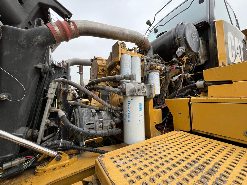 Zglobni demper Caterpillar 740B: slika 19