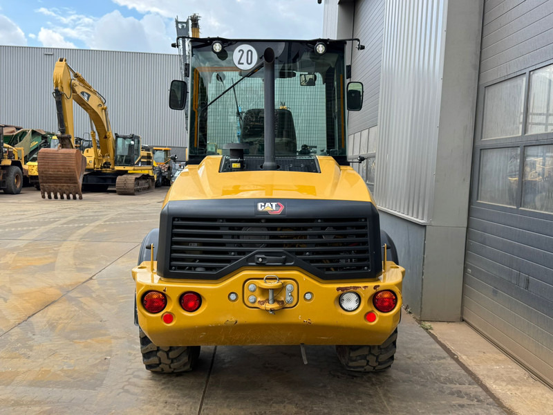 Caterpillar 908M - Bucket + forks - Kolesni nakladalec: slika 4 Caterpillar 908M - Bucket + forks - Kolesni nakladalec: slika 4