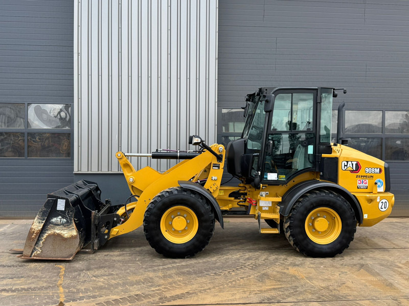 Caterpillar 908M - Bucket + forks - Kolesni nakladalec: slika 1 Caterpillar 908M - Bucket + forks - Kolesni nakladalec: slika 1