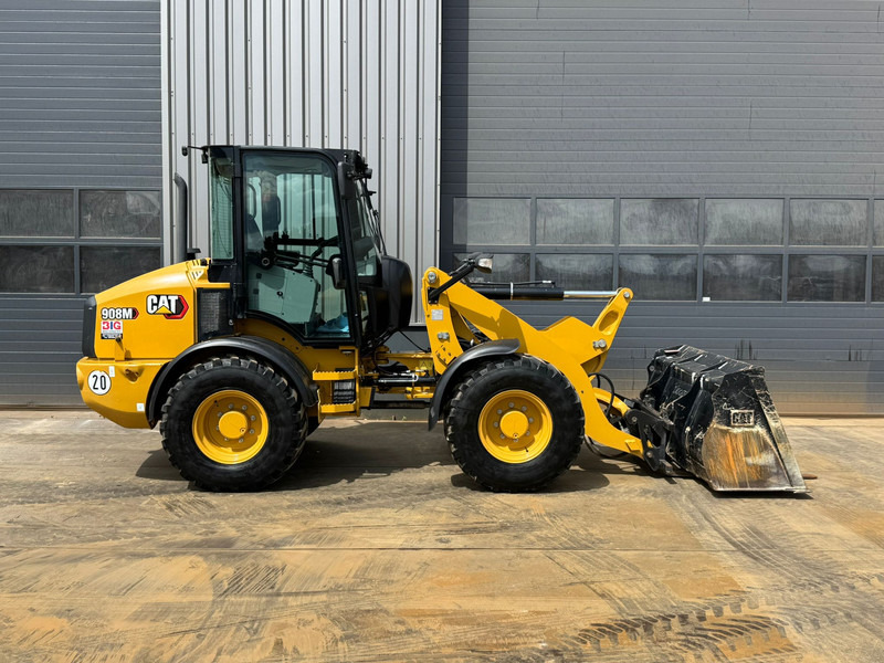 Caterpillar 908M CE + EPA - Kolesni nakladalec: slika 5 Caterpillar 908M CE + EPA - Kolesni nakladalec: slika 5