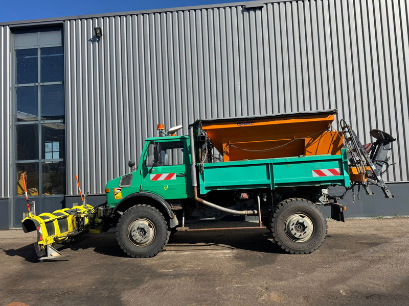 MERCEDESBENZ Unimog U1700 - Vozilo za pometanje: slika 2 MERCEDESBENZ Unimog U1700 - Vozilo za pometanje: slika 2