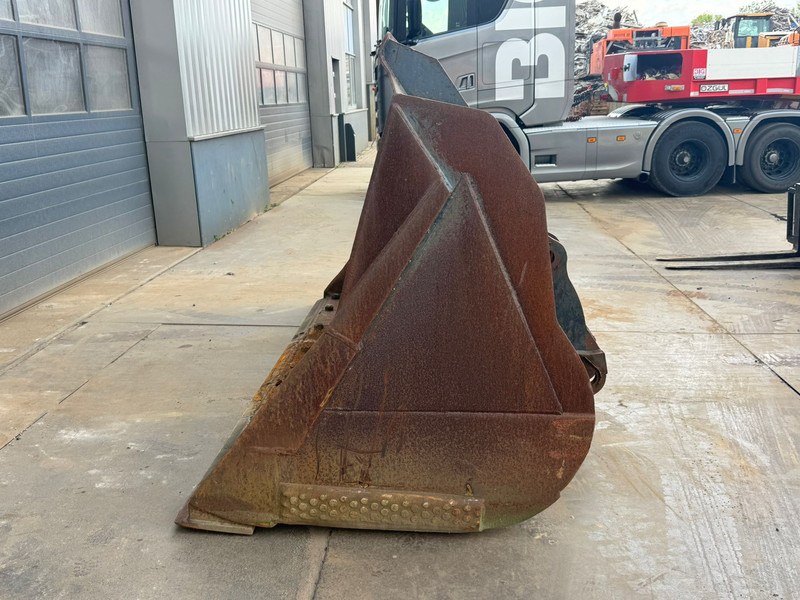 Volvo 4.2 m3 - Žlica: slika 2 Volvo 4.2 m3 - Žlica: slika 2