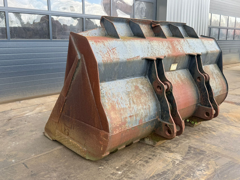 Volvo 4.2 m3 - Žlica: slika 3 Volvo 4.2 m3 - Žlica: slika 3