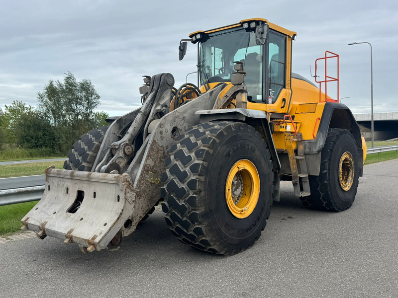 Volvo L220H - Kolesni nakladalec: slika 2 Volvo L220H - Kolesni nakladalec: slika 2