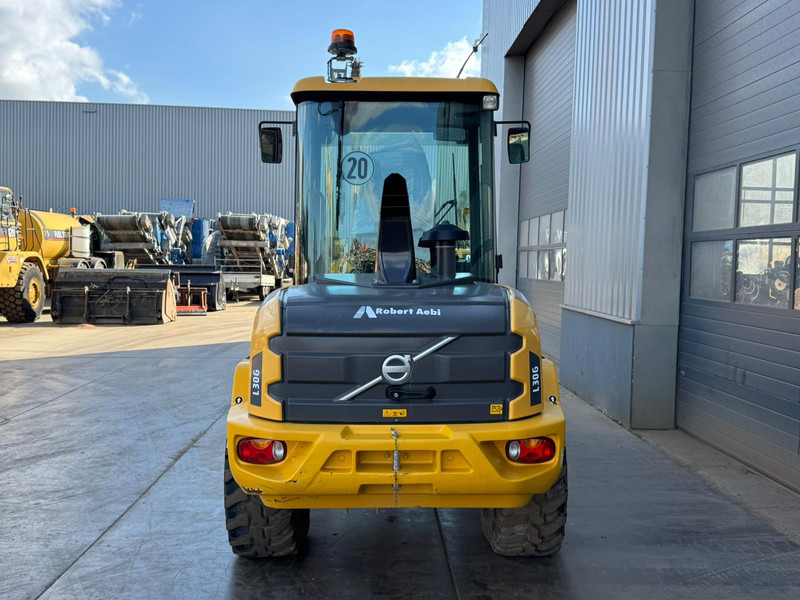 Volvo L30G - Kolesni nakladalec: slika 4 Volvo L30G - Kolesni nakladalec: slika 4