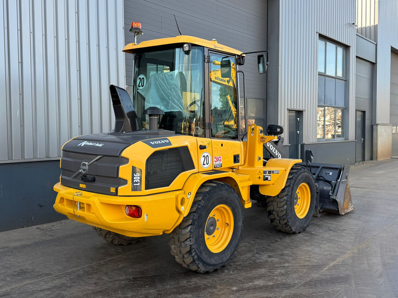 Volvo L30G - Kolesni nakladalec: slika 5 Volvo L30G - Kolesni nakladalec: slika 5