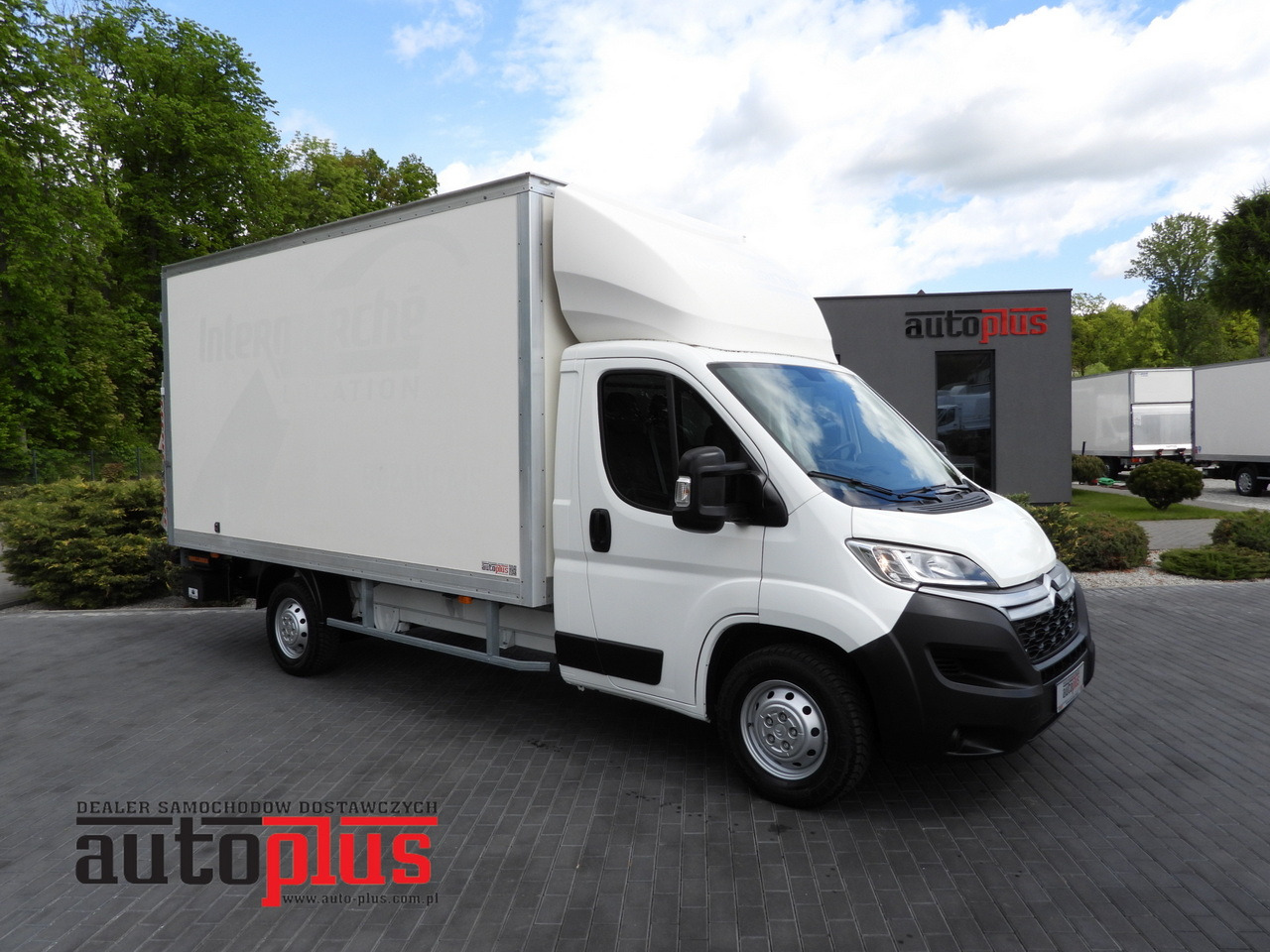 CITROEN JUMPER BOX LIFT 8 PALLETS CRUISE CONTROL NAVIGATION AIR CONDITIONING  165HP - Dostavno vozilo z zabojnikom: slika 1 CITROEN JUMPER BOX LIFT 8 PALLETS CRUISE CONTROL NAVIGATION AIR CONDITIONING  165HP - Dostavno vozilo z zabojnikom: slika 1