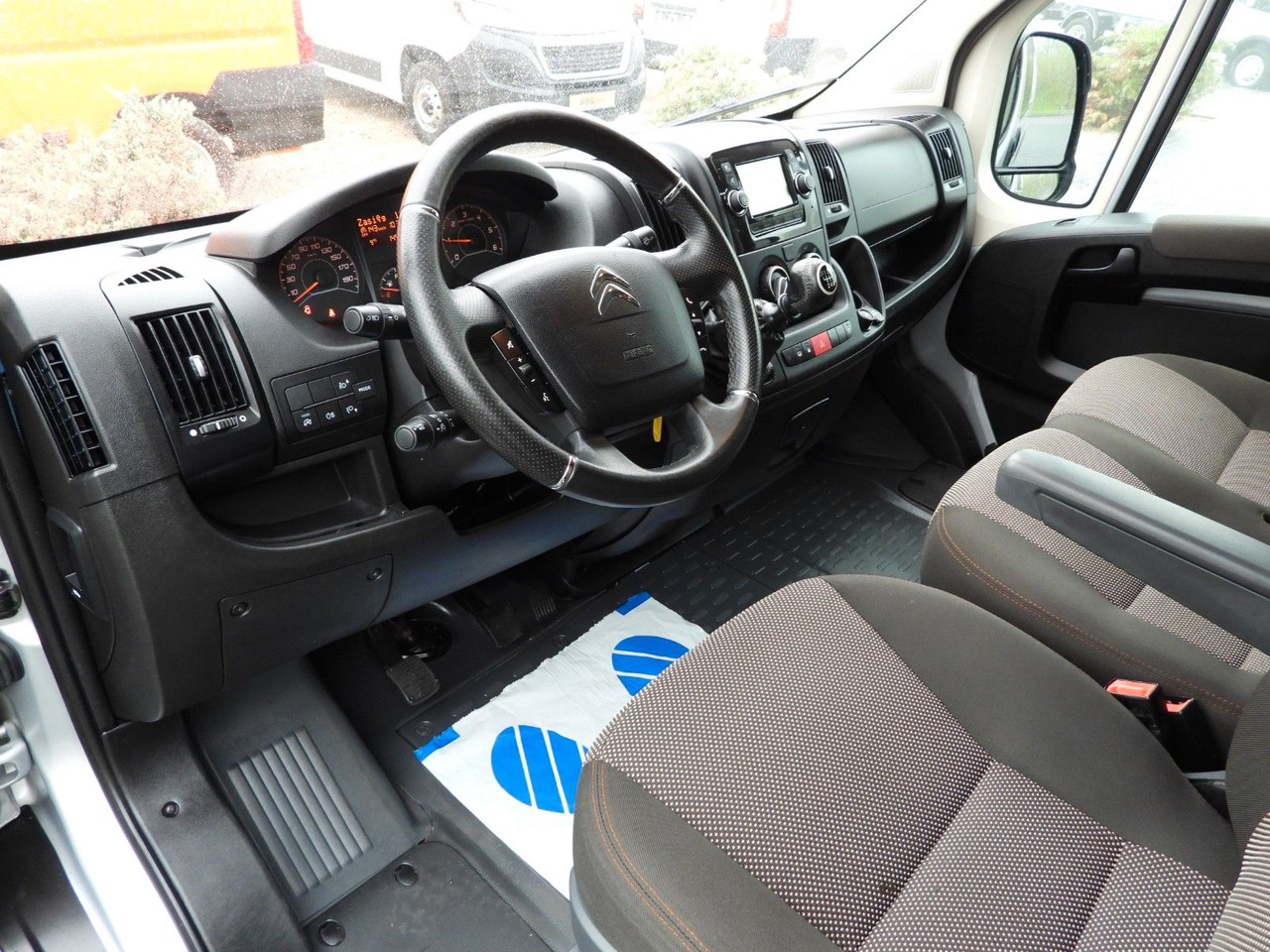 Citroën JUMPER KASTENWAGEN DOPPELKABINE 7 SITZE TEMPOMAT - Furgon, Dostavno vozilo z dvojno kabino: slika 2 Citroën JUMPER KASTENWAGEN DOPPELKABINE 7 SITZE TEMPOMAT - Furgon, Dostavno vozilo z dvojno kabino: slika 2