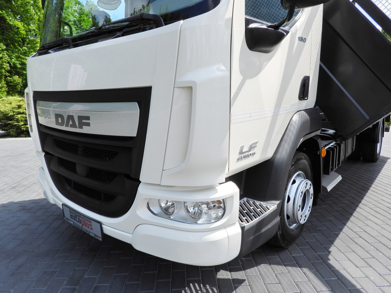 Tovornjak prekucnik DAF LF 180 THREE-WAY TIPPER CRUISE CONTROL LED LIGHTS AUTOMATIC TRANSMISSION  TWIN WHEELS AIR CONDITIONING  180HP: slika 21