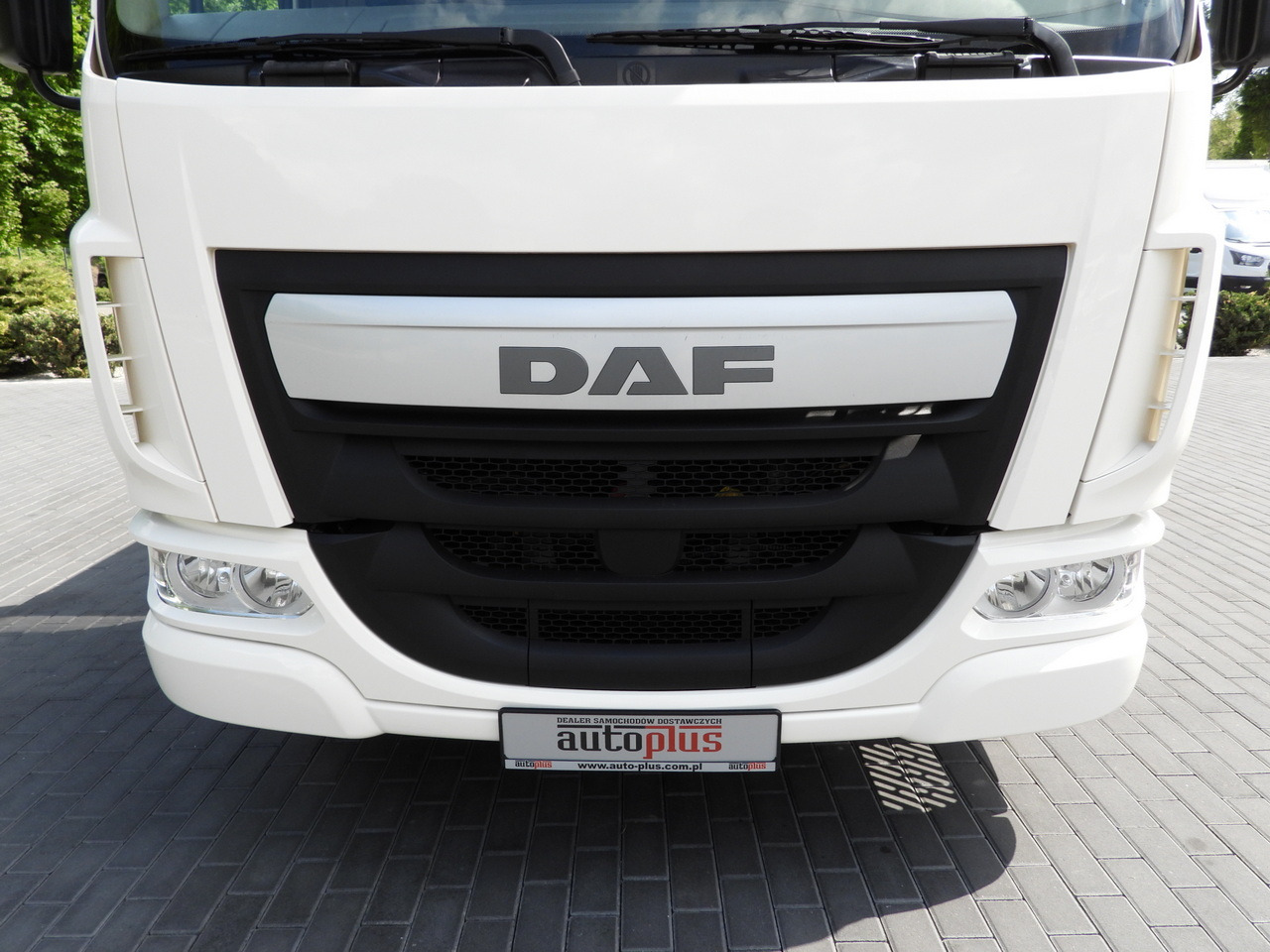 Tovornjak prekucnik DAF LF 180 THREE-WAY TIPPER CRUISE CONTROL LED LIGHTS AUTOMATIC TRANSMISSION  TWIN WHEELS AIR CONDITIONING  180HP: slika 17