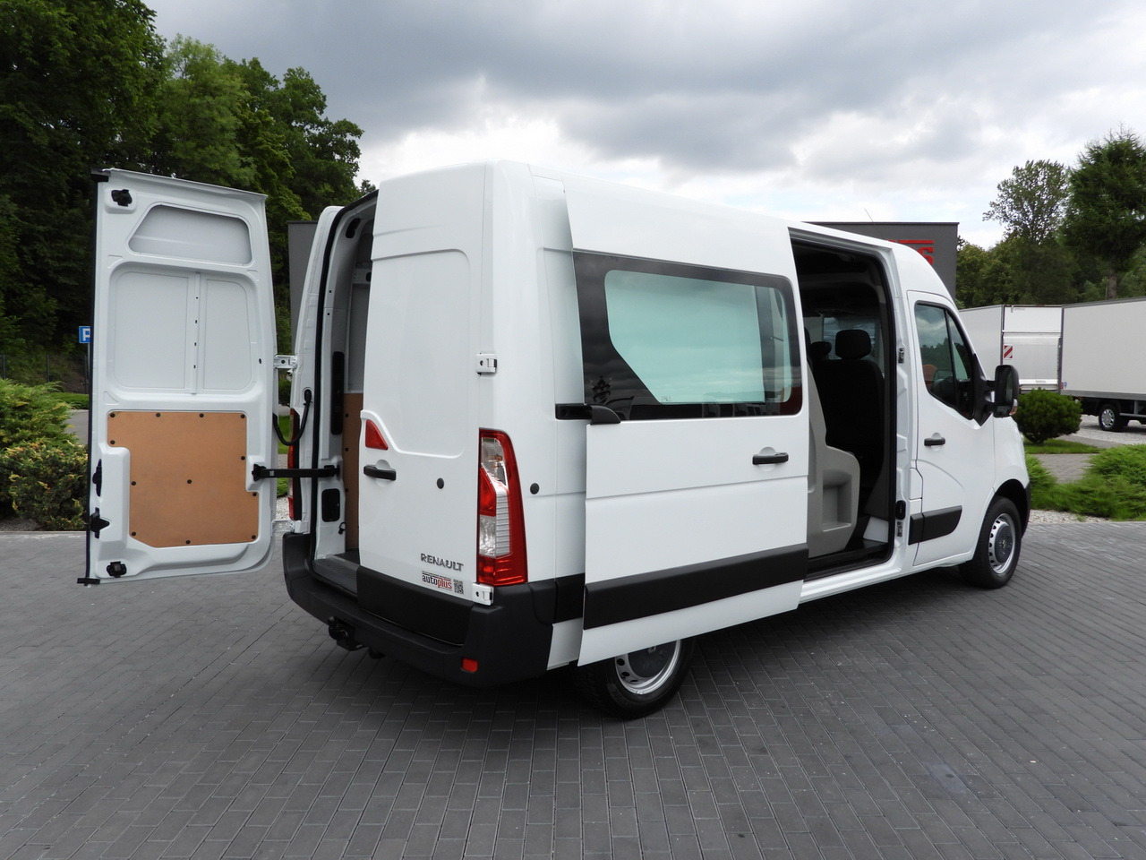 RENAULT MASTER CRUISE CONTROL AIR CONDITIONING 110HP - Dostavno vozilo: slika 3 RENAULT MASTER CRUISE CONTROL AIR CONDITIONING 110HP - Dostavno vozilo: slika 3