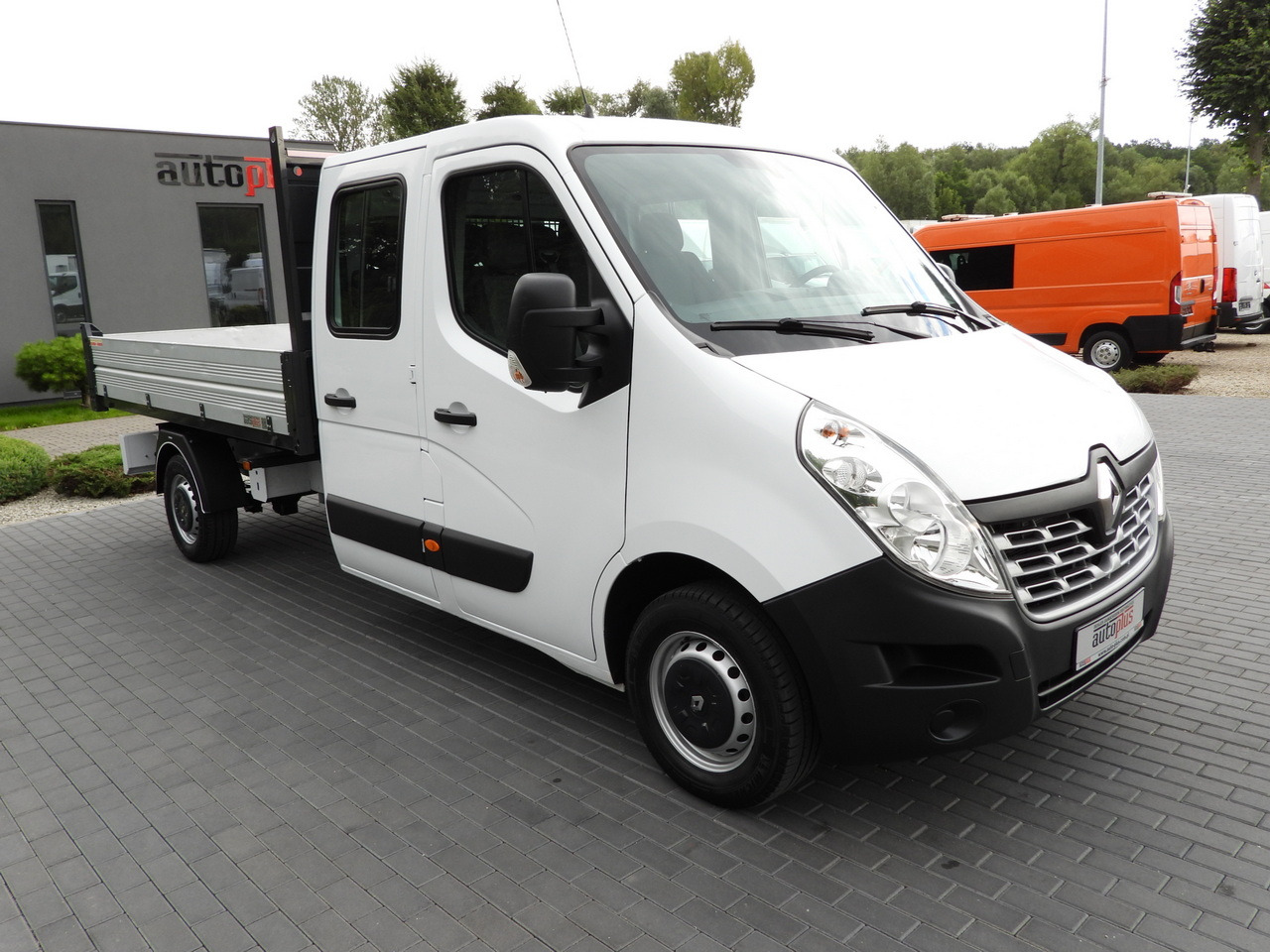 RENAULT MASTER TIPPER DOUBLE CABIN DOKA 7 SEATS 110HP - Dostavno vozilo: slika 4 RENAULT MASTER TIPPER DOUBLE CABIN DOKA 7 SEATS 110HP - Dostavno vozilo: slika 4