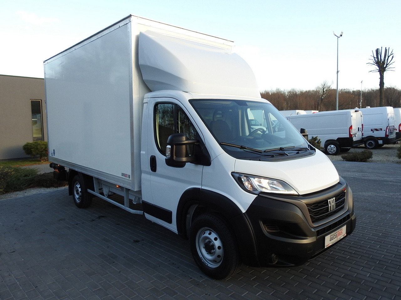 FIAT DUCATO BOX LIFT 8 PALLETS CRUISE CONTROL AIR CONDITIONING 180HP - Dostavno vozilo z zabojnikom: slika 4 FIAT DUCATO BOX LIFT 8 PALLETS CRUISE CONTROL AIR CONDITIONING 180HP - Dostavno vozilo z zabojnikom: slika 4