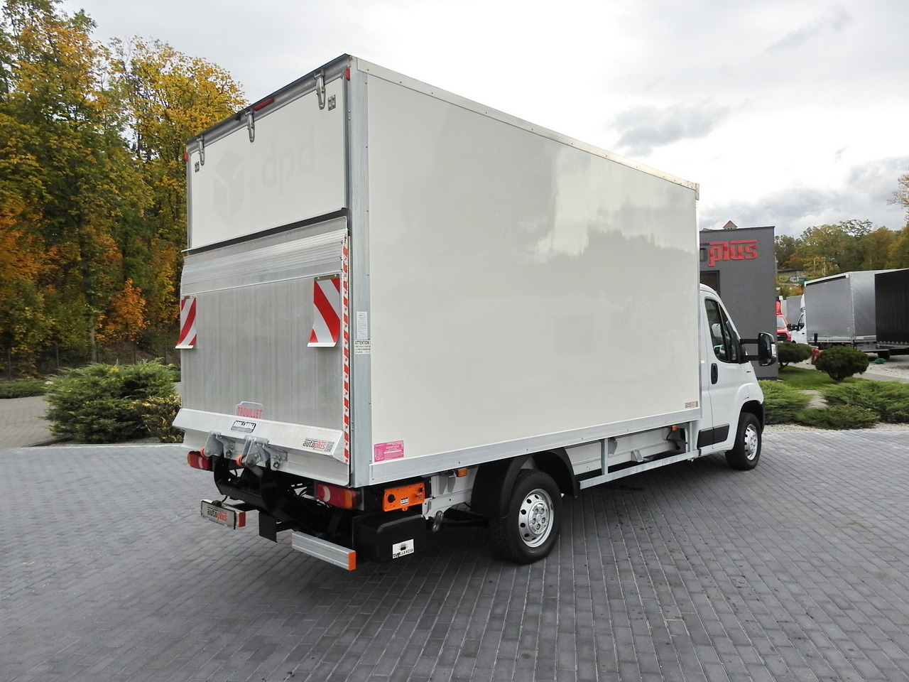 FIAT DUCATO BOX LIFT 8 PALLETS CRUISE CONTROL NAVIGATION AIR CONDITIONING LED LIGHTS 130HP - Dostavno vozilo z zabojnikom: slika 3 FIAT DUCATO BOX LIFT 8 PALLETS CRUISE CONTROL NAVIGATION AIR CONDITIONING LED LIGHTS 130HP - Dostavno vozilo z zabojnikom: slika 3