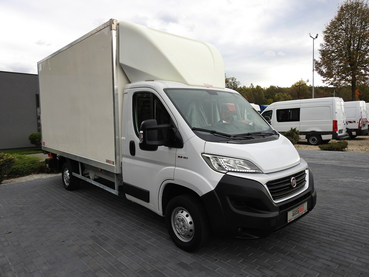 FIAT DUCATO BOX LIFT 8 PALLETS CRUISE CONTROL NAVIGATION AIR CONDITIONING LED LIGHTS 130HP - Dostavno vozilo z zabojnikom: slika 4 FIAT DUCATO BOX LIFT 8 PALLETS CRUISE CONTROL NAVIGATION AIR CONDITIONING LED LIGHTS 130HP - Dostavno vozilo z zabojnikom: slika 4