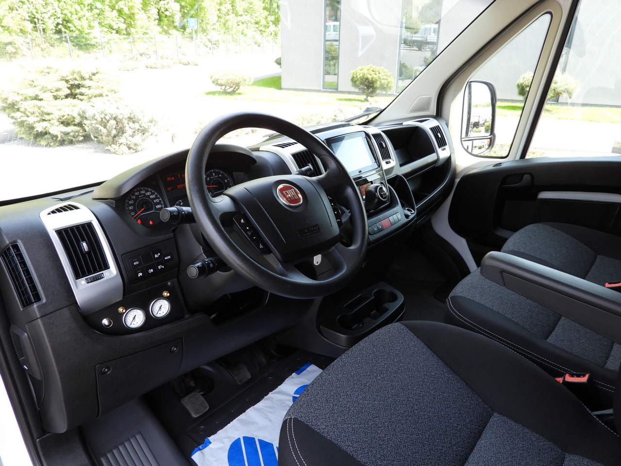 FIAT DUCATO TARPAULIN 10 PALLETS WEBASTO CRUISE CONTROL AIR CONDITIONING LED LIGHTS PNEUMATICS 160HP - Dostavno vozilo s ponjavo: slika 2 FIAT DUCATO TARPAULIN 10 PALLETS WEBASTO CRUISE CONTROL AIR CONDITIONING LED LIGHTS PNEUMATICS 160HP - Dostavno vozilo s ponjavo: slika 2