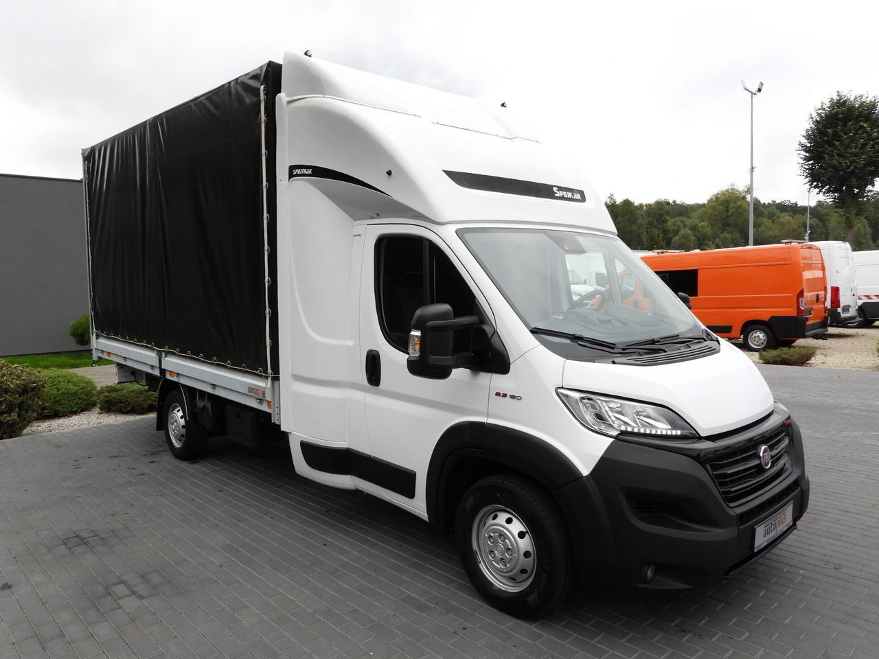 FIAT DUCATO TARPAULIN 9 PALLETS CRUISE CONTROL LED LIGHTS PNEUMATICS AIR CONDITIONING 180HP - Dostavno vozilo s ponjavo: slika 4 FIAT DUCATO TARPAULIN 9 PALLETS CRUISE CONTROL LED LIGHTS PNEUMATICS AIR CONDITIONING 180HP - Dostavno vozilo s ponjavo: slika 4