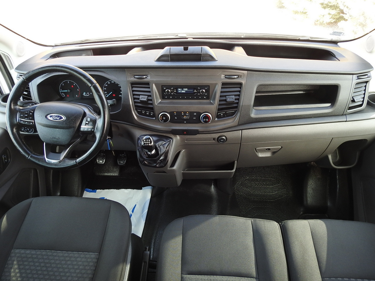 Furgon FORD TRANSIT BOX DELIVERY VAN 6 SEATS CRUISE CONTROL AIR CONDITIONING LED LIGHTS  130HP: slika 25