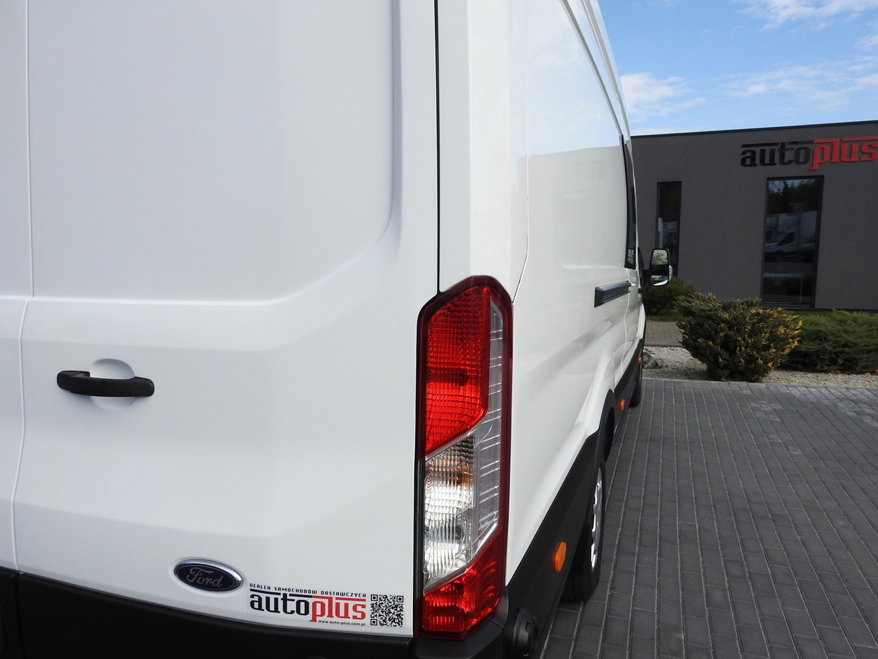 Furgon FORD TRANSIT BOX DELIVERY VAN 6 SEATS CRUISE CONTROL AIR CONDITIONING LED LIGHTS  130HP: slika 17