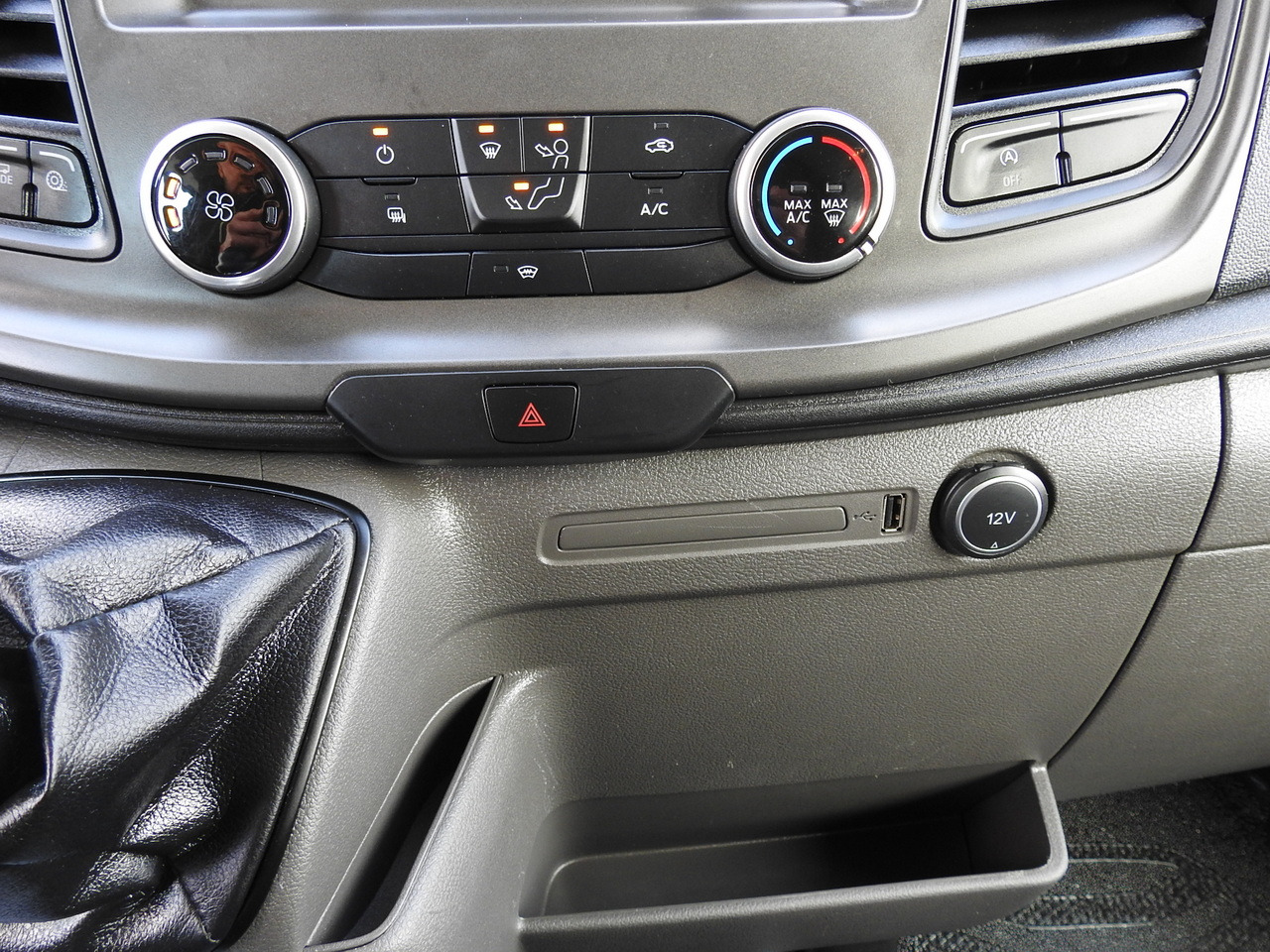 Furgon FORD TRANSIT BOX DELIVERY VAN 6 SEATS CRUISE CONTROL AIR CONDITIONING LED LIGHTS  130HP: slika 32