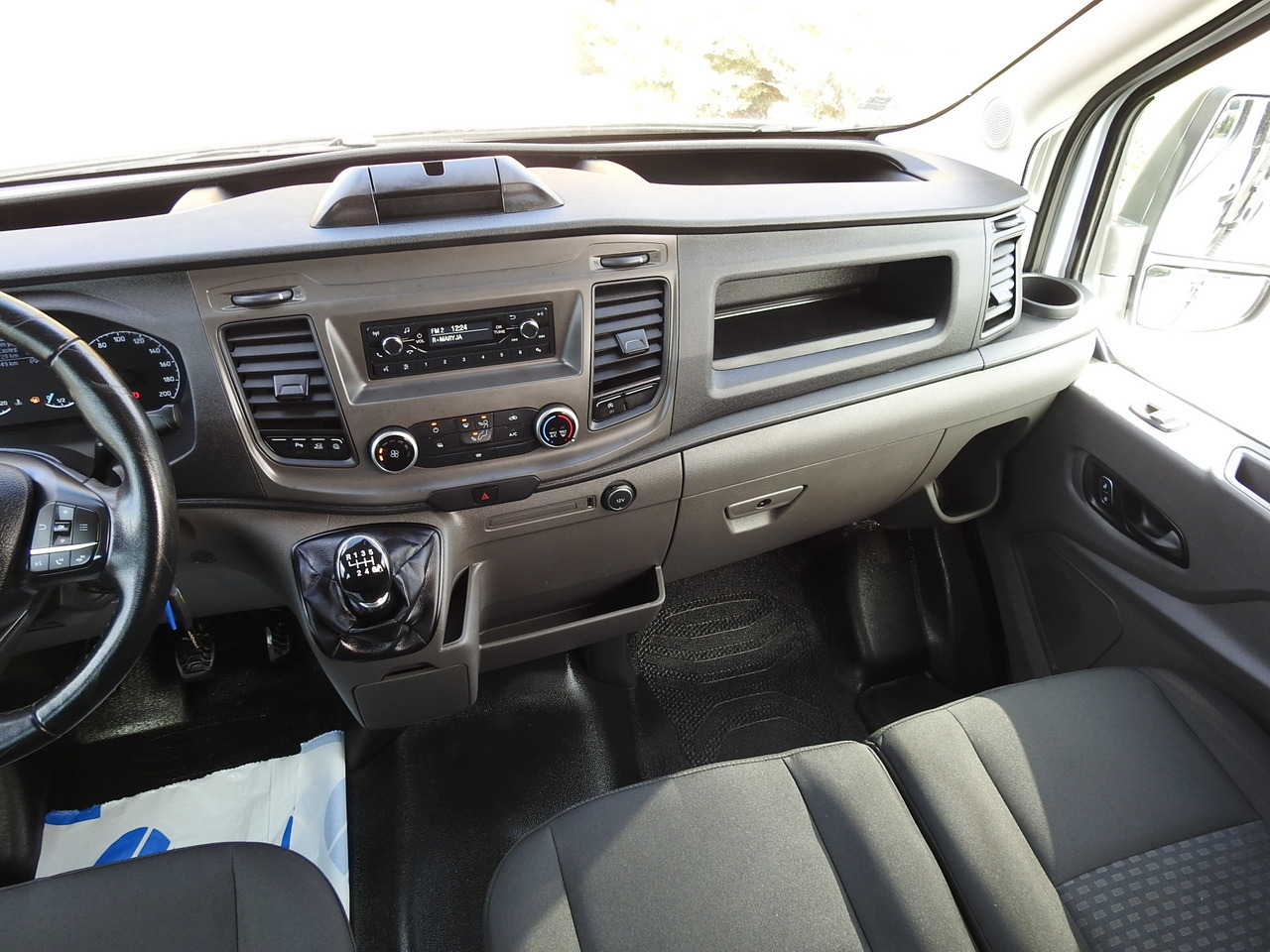 Furgon FORD TRANSIT BOX DELIVERY VAN 6 SEATS CRUISE CONTROL AIR CONDITIONING LED LIGHTS  130HP: slika 29