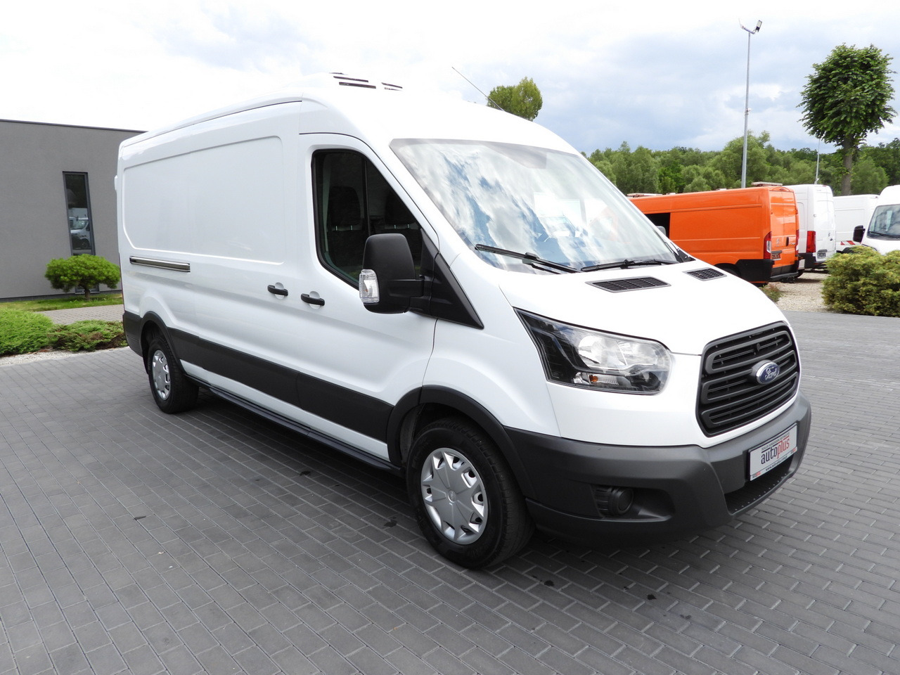 FORD TRANSIT REFRIGERATOR VAN 5*C AIR CONDITIONING 105HP - Hladilno vozilo: slika 4 FORD TRANSIT REFRIGERATOR VAN 5*C AIR CONDITIONING 105HP - Hladilno vozilo: slika 4