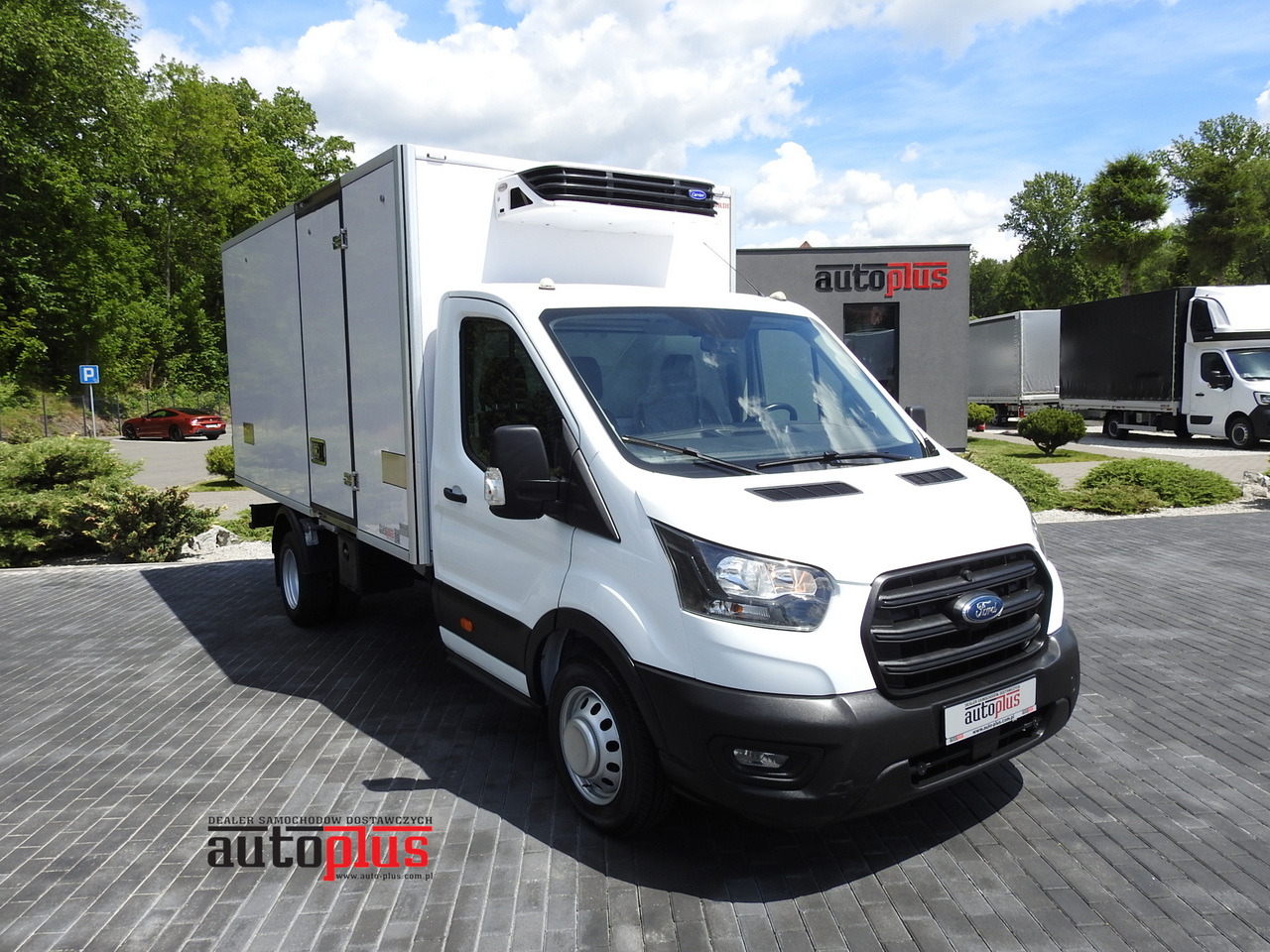 FORD TRANSIT REGRIGERATOR BOX 0*C POWER SUPPLY 230V CRUISE CONTROL AIR CONDITIONING TWIN WHEELS 170HP - Hladilno vozilo: slika 1 FORD TRANSIT REGRIGERATOR BOX 0*C POWER SUPPLY 230V CRUISE CONTROL AIR CONDITIONING TWIN WHEELS 170HP - Hladilno vozilo: slika 1
