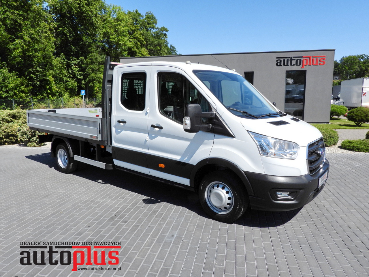 FORD TRANSIT STAKE BODY DOUBLE CABIN DOKA 7 SEATS TWIN WHEELS AIR CONDITIONING 130HP - Dostavno vozilo z dvojno kabino: slika 1 FORD TRANSIT STAKE BODY DOUBLE CABIN DOKA 7 SEATS TWIN WHEELS AIR CONDITIONING 130HP - Dostavno vozilo z dvojno kabino: slika 1