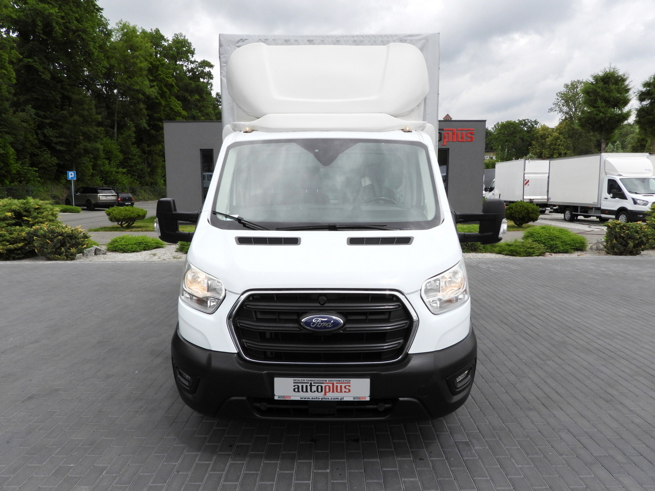 FORD TRANSIT TARPAULIN 8 PALLETS CRUISE CONTROL LED LIGHTS TWIN WHEELS AIR CONDITIONING 130HP - Dostavno vozilo s ponjavo: slika 5 FORD TRANSIT TARPAULIN 8 PALLETS CRUISE CONTROL LED LIGHTS TWIN WHEELS AIR CONDITIONING 130HP - Dostavno vozilo s ponjavo: slika 5
