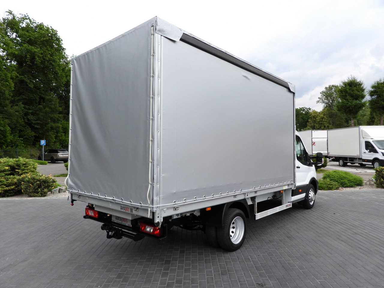 FORD TRANSIT TARPAULIN 8 PALLETS CRUISE CONTROL LED LIGHTS TWIN WHEELS AIR CONDITIONING 130HP - Dostavno vozilo s ponjavo: slika 3 FORD TRANSIT TARPAULIN 8 PALLETS CRUISE CONTROL LED LIGHTS TWIN WHEELS AIR CONDITIONING 130HP - Dostavno vozilo s ponjavo: slika 3