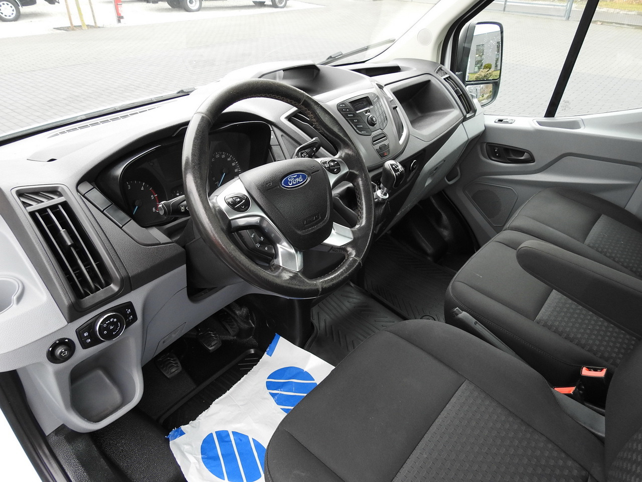 FORD TRANSIT TIPPER CRUISE CONTROL AIR CONDITIONING TWIN WHEELS 170HP - Dostavno vozilo prekucnik: slika 2 FORD TRANSIT TIPPER CRUISE CONTROL AIR CONDITIONING TWIN WHEELS 170HP - Dostavno vozilo prekucnik: slika 2