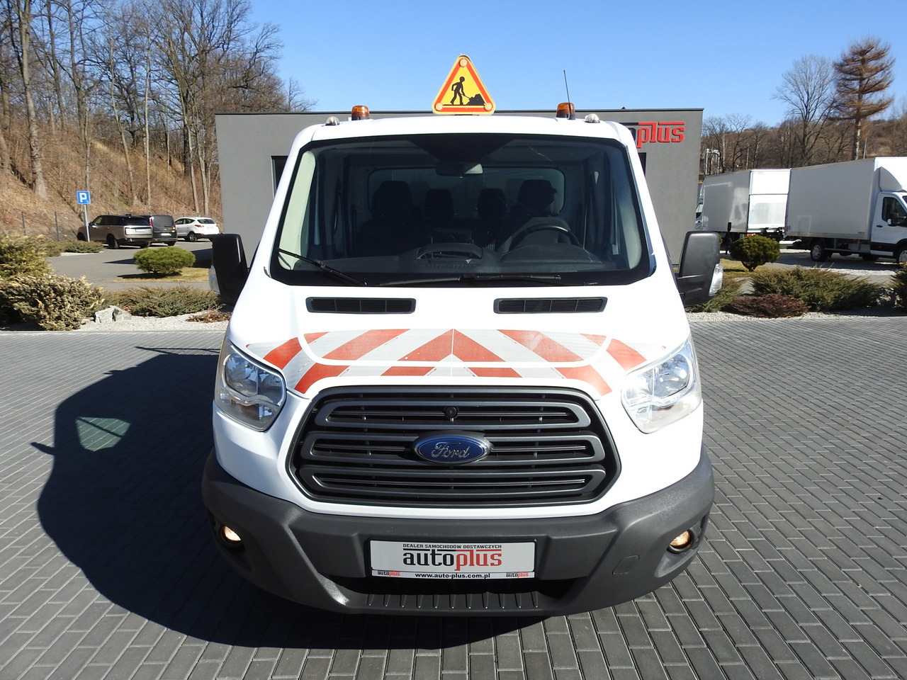 FORD TRANSIT TIPPER DOUBLE CABIN DOKA 6 SEATS CRUISE CONTROL AIR CONDITIONING 130HP - Dostavno vozilo prekucnik: slika 5 FORD TRANSIT TIPPER DOUBLE CABIN DOKA 6 SEATS CRUISE CONTROL AIR CONDITIONING 130HP - Dostavno vozilo prekucnik: slika 5