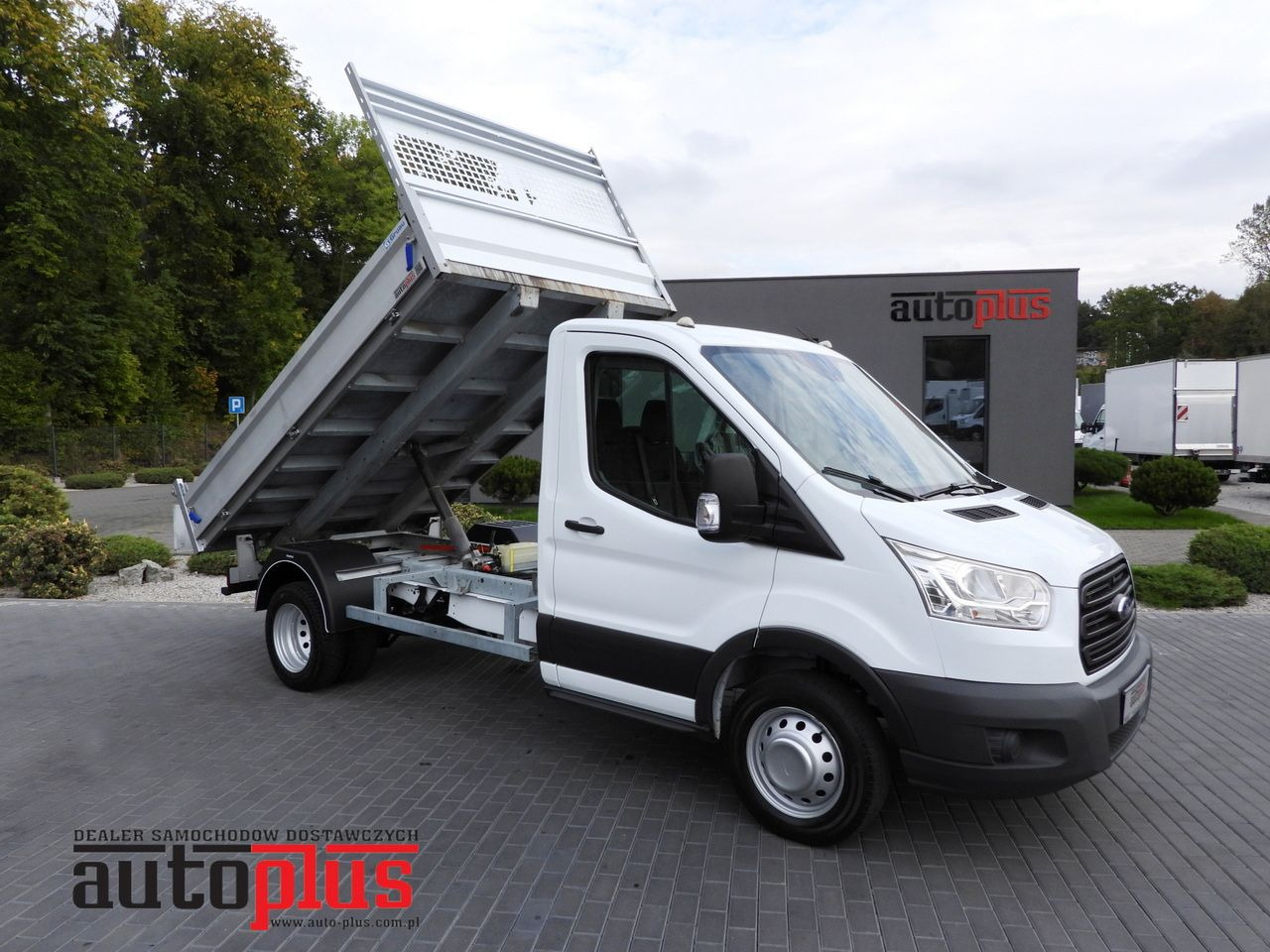 FORD TRANSIT TIPPER TWIN WHEELS 155HP - Dostavno vozilo prekucnik: slika 1 FORD TRANSIT TIPPER TWIN WHEELS 155HP - Dostavno vozilo prekucnik: slika 1