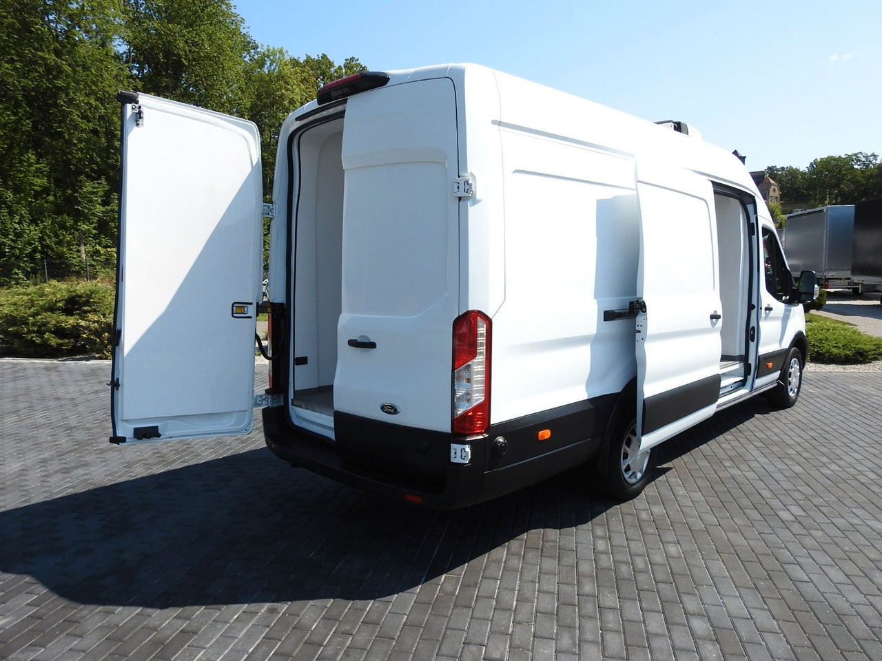 Ford TRANSIT KÜHLKASTENWAGEN 0*C HEIZFUNKTION Ford TRANSIT KÜHLKASTENWAGEN 0*C HEIZFUNKTION - Hladilno vozilo: slika 3 Ford TRANSIT KÜHLKASTENWAGEN 0*C HEIZFUNKTION Ford TRANSIT KÜHLKASTENWAGEN 0*C HEIZFUNKTION - Hladilno vozilo: slika 3
