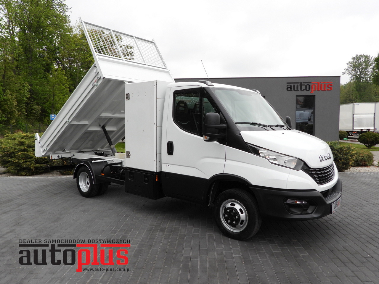 IVECO DAILY 35C14 TIPPER CRUISE CONTROL TWIN WHEELS 140HP - Dostavno vozilo prekucnik: slika 1 IVECO DAILY 35C14 TIPPER CRUISE CONTROL TWIN WHEELS 140HP - Dostavno vozilo prekucnik: slika 1